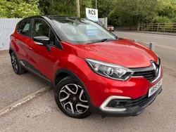 Red/black Used 2019 Renault Captur Iconic SUV | £10,999 (Fair price)