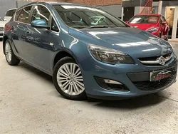 Blue Used 2015 Vauxhall Astra Excite Hatchback | £4,475 (Good price)