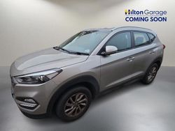 Gold Used 2017 Hyundai Tucson SE SUV | £8,650 (Fair price)