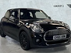 Black Used 2015 Mini Cooper Hatch Hatchback | £10,450 (Fair price)