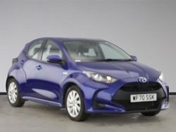 Metallic blue Used 2020 Toyota Yaris Hatchback | £13,290 (Good price)
