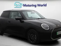 Used 2025 Mini Cooper Exclusive Hatchback | £29,800