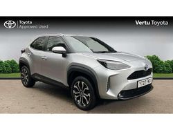 Silver Used 2022 Toyota Yaris Hybrid Design SUV | £20,499 (Fair price)