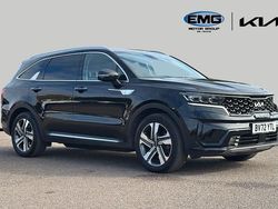 Black Used 2022 Kia Sorento 2 SUV | £31,695 (Fair price)