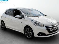 White Used 2019 Peugeot 208 S Hatchback | £9,708 (Fair price)