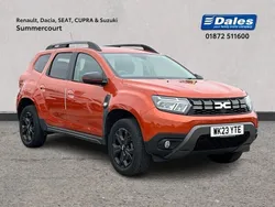 Metallic arizona orange Used 2023 Dacia Duster Extreme SUV | £17,500 (A bit pricey)