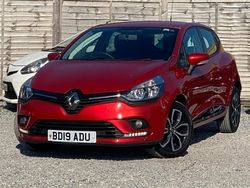 Red Used 2019 Renault Clio IV Play Hatchback | £8,990 (Fair price)