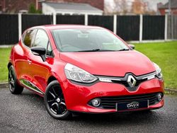 Red Used 2015 Renault Clio IV Dynamique Hatchback | £5,390 (Fair price)