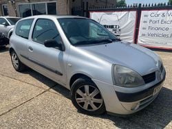 Silver Used 2005 Renault Clio II Expression Hatchback | £699 (Good price)