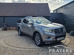 Grey Used 2016 Nissan Navara Tekna Pickup | £14,500 (Fair price)