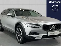 Used 2022 Volvo V90 CC Estate | £38,400 (Expensive)