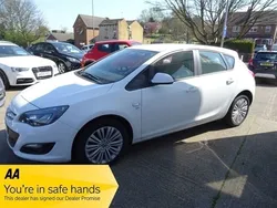 White Used 2013 Vauxhall Astra Hatchback | £4,495 (Fair price)