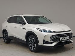 White Used 2025 MG HS Trophy SUV | £21,998 (Expensive)