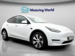 White Used 2022 Tesla Model Y Long Range AWD SUV | £18,400 (Fair price)
