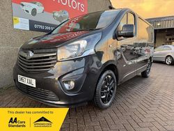 Black Used 2018 Vauxhall Vivaro Edition Van | £10,850 (Fair price)