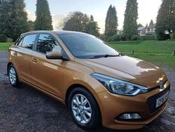 Orange Used 2016 Hyundai i20 SE Hatchback | £5,895 (Fair price)