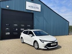 White Used 2022 Toyota Corolla Estate | £15,190 (Fair price)