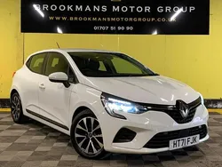 White Used 2022 Renault Clio V Iconic Hatchback | £10,245 (Fair price)