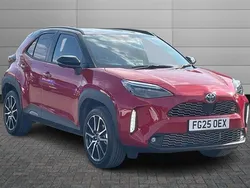 Scarlet flare with black roof Used 2025 Toyota Yaris Cross Advance SUV | £29,499