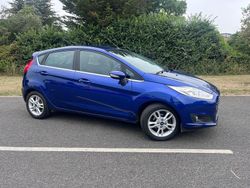 Blue Used 2016 Ford Fiesta Zetec Hatchback | £6,295 (Fair price)