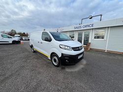 White Used 2022 Vauxhall Vivaro S Van | £12,350 (Good price)