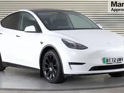 White Used 2022 Tesla Model Y Long Range SUV | £23,656 (Fair price)