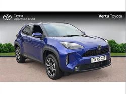 Blue New 2025 Toyota Yaris Hybrid Design SUV | £25,495 (Good price)