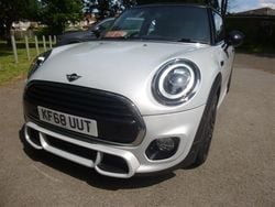 White silver Used 2019 Mini Cooper Hatch Hatchback | £12,450 (Good price)