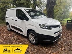 White Used 2023 Toyota Proace Van | £12,355 (Super price)