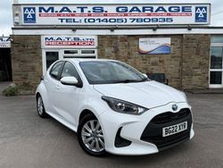 White Used 2022 Toyota Yaris Hybrid Hatchback | £14,995 (Good price)