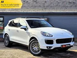 White Used 2017 Porsche Cayenne Platinum Edition SUV | £29,489 (Fair price)