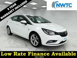 White Used 2018 Vauxhall Astra SRi Hatchback | £4,595 (Fair price)