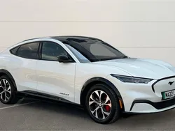 White Used 2022 Ford Mustang Mach-E Extended Range SUV | £22,211 (Fair price)