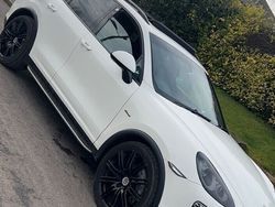 White Used 2010 Porsche Cayenne SUV | £11,995 (Fair price)