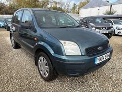 Green Used 2004 Ford Fusion Hatchback | £2,000 (Fair price)