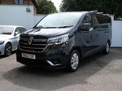 Jet black metallic Used 2022 Renault Trafic Van | £18,995 (Fair price)