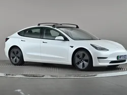 White Used 2021 Tesla Model 3 Long Range Sedan | £21,698 (A bit pricey)