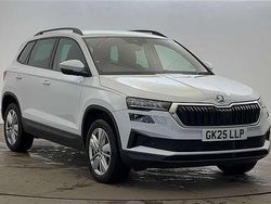 Moon white metallic Used 2025 Skoda Karoq SE SUV | £20,995 (Fair price)