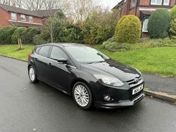 Black Used 2014 Ford Focus Zetec Hatchback | £4,275 (Fair price)