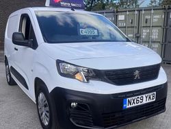 White Used 2019 Peugeot Partner Van | £4,995 (A bit pricey)