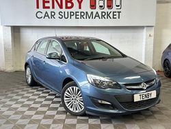 Blue Used 2015 Vauxhall Astra Excite Hatchback | £4,295 (Super price)