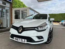 White Used 2017 Renault Clio IV Dynamique Hatchback | £8,995 (Fair price)