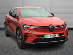 Flame red Used 2024 Renault Mégane Komfort Hatchback | £24,995 (Expensive)