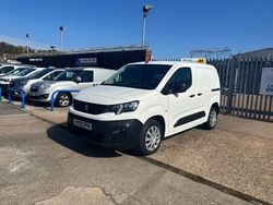 White Used 2020 Peugeot Partner Van | £7,498 (A bit pricey)
