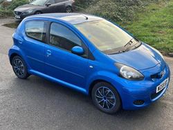 Blue Used 2009 Toyota Aygo Hatchback | £1,995 (Good price)
