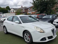 White Used 2011 Alfa Romeo Giulietta Lusso Hatchback | £2,000 (Fair price)
