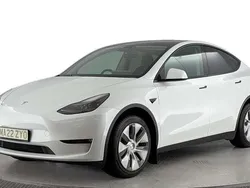 White Used 2022 Tesla Model Y Long Range SUV | £23,220 (Good price)