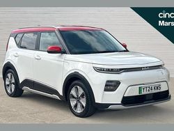White Used 2024 Kia Soul EV SUV | £20,191 (Expensive)