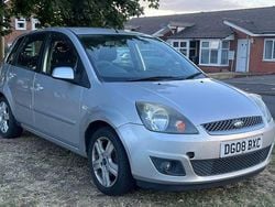 Silver Used 2008 Ford Fiesta Zetec Hatchback | £795 (Super price)