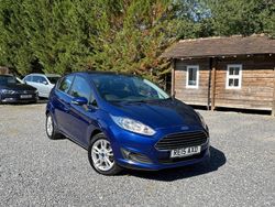 Blue Used 2015 Ford Fiesta Zetec Hatchback | £4,295 (Fair price)